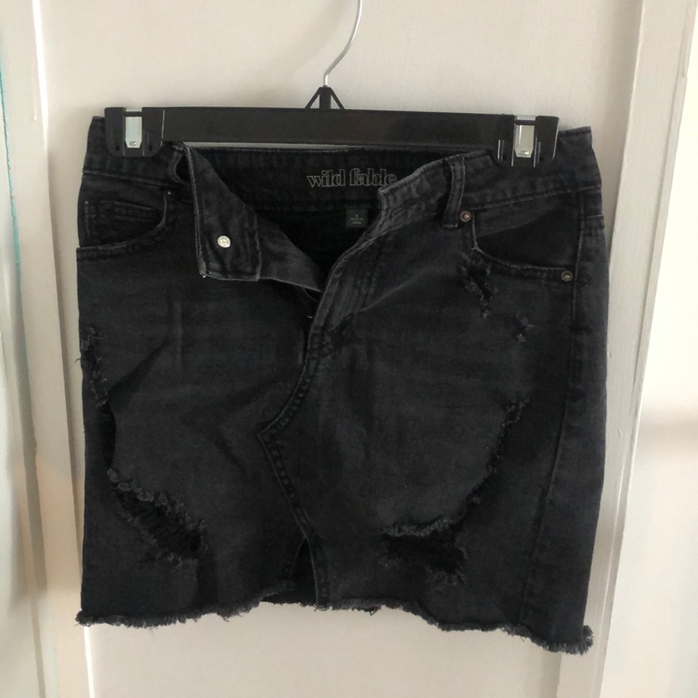 Small black jean mini skirt!!